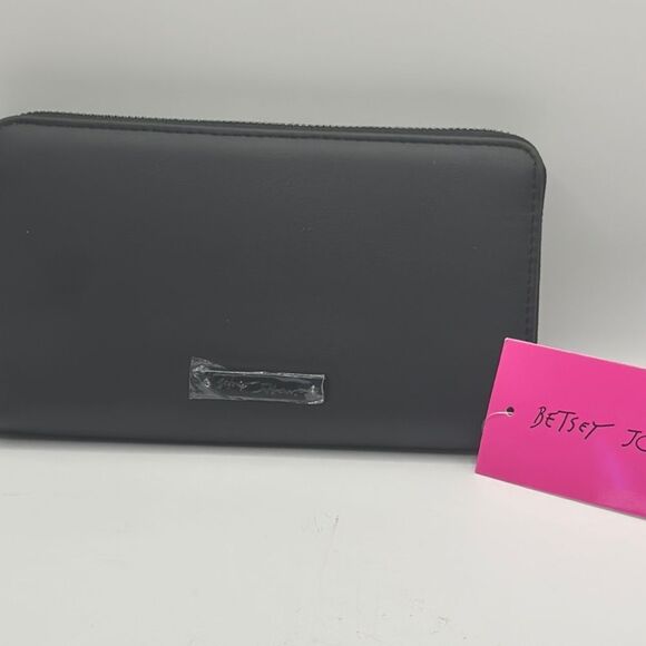 Betsey Johnson Black Skull Wallet - Picture 3 of 6